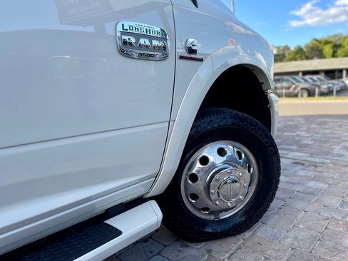 Used 2018 RAM 3500 Laramie Longhorn image 11