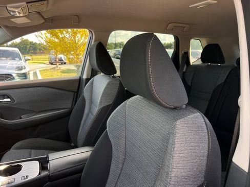 Used 2021 Nissan Rogue SV FWD image 14