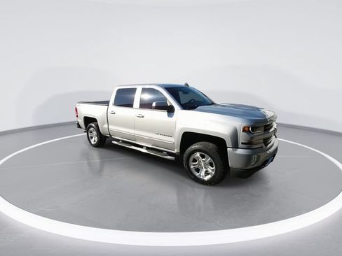 Used 2018 Chevrolet Silverado 1500 LT w/ All Star Edition AWD/4WD image 2