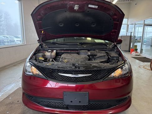 Used 2023 Chrysler Voyager LX image 54