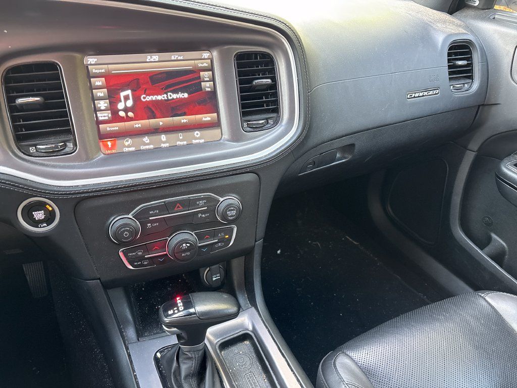 Used 2022 Dodge Charger SXT w/ Plus Group RWD image 8
