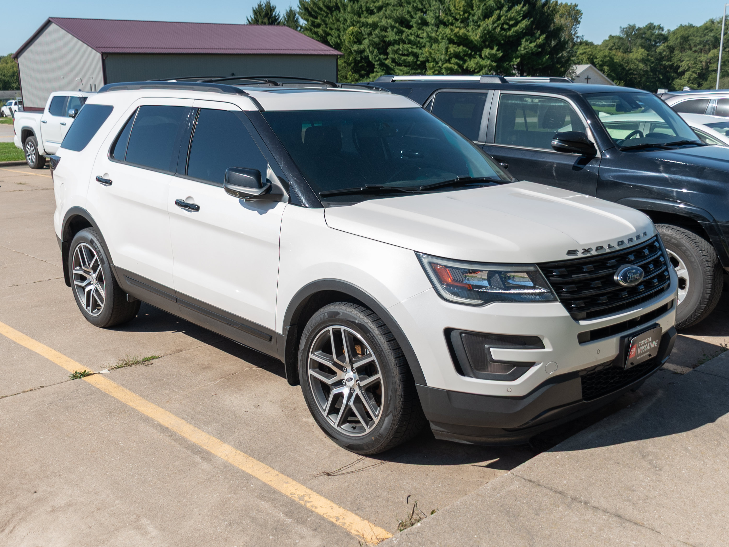 Used 2017 Ford Explorer Sport AWD/4WD image 1