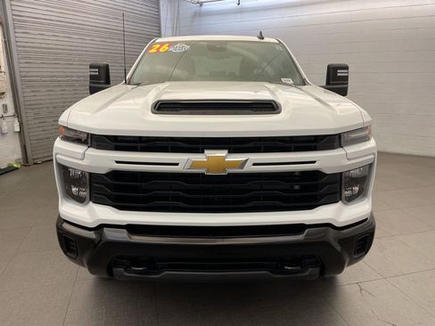 Used 2026 Chevrolet Silverado 2500 Custom image 9
