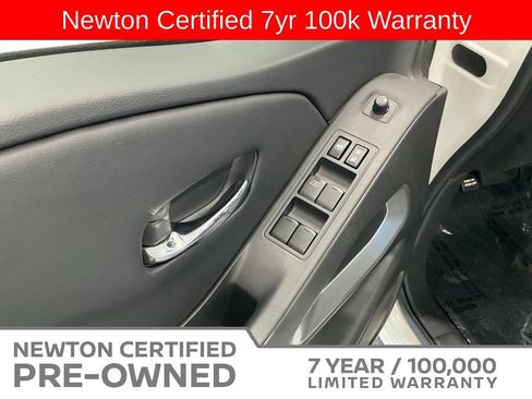 Used 2025 Nissan Frontier SV w/ SV Convenience Package RWD image 35