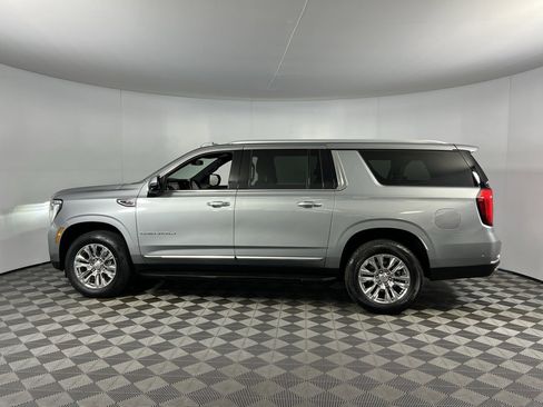 Used 2025 GMC Yukon XL Denali image 9