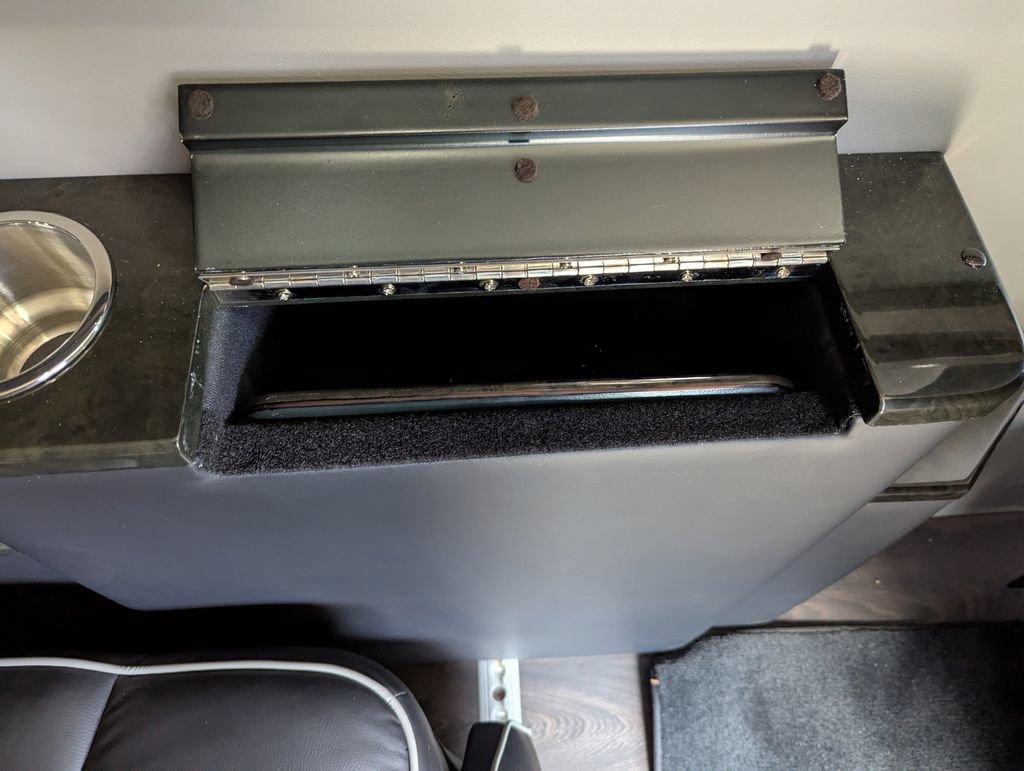 Used 2017 Mercedes-Benz Sprinter 2500 image 42