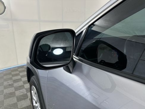 Used 2022 Toyota RAV4 LE FWD image 10