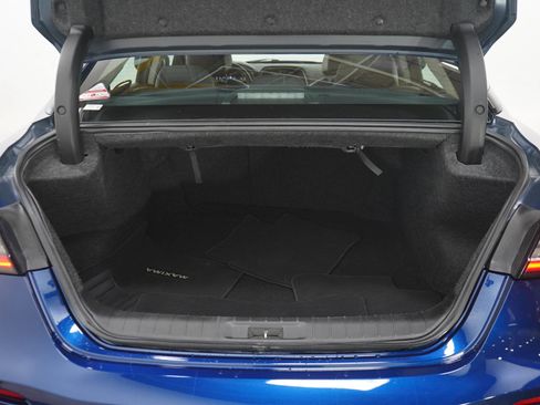 Used 2023 Nissan Maxima SL FWD image 16