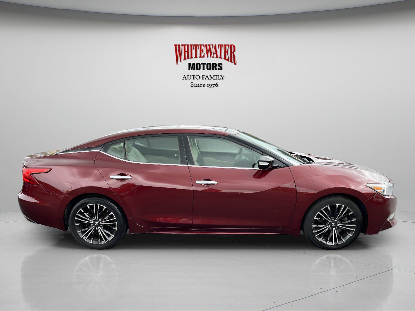 Used 2016 Nissan Maxima Platinum FWD image 4