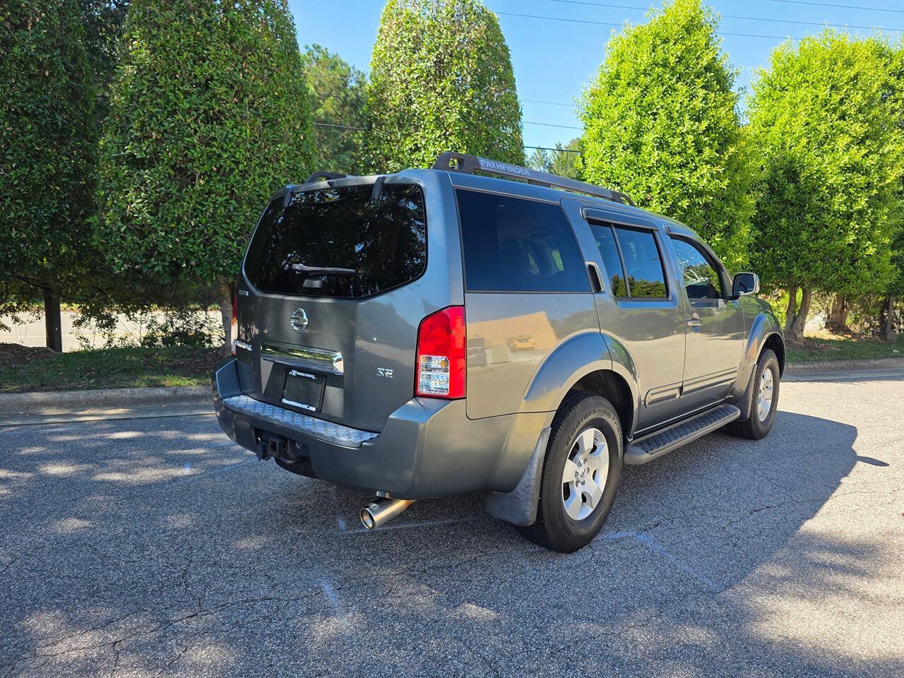 Used 2005 Nissan Pathfinder SE w/ (P01) Se Premium Pkg RWD image 5