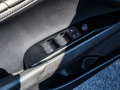 Used 2025 Toyota Camry SE image 41