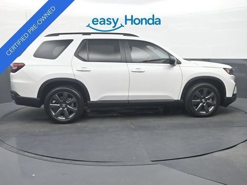 Certified 2025 Honda Pilot Sport image 8