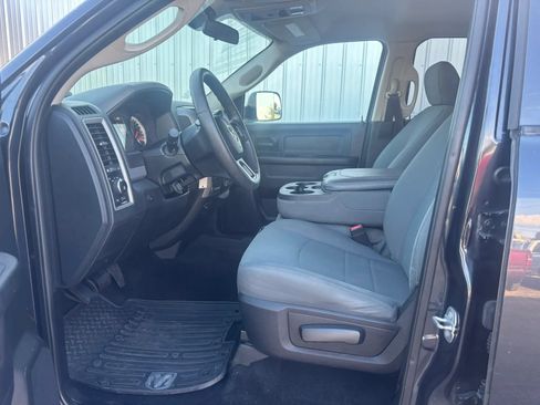 Used 2017 RAM 1500 ST w/ SXT Appearance Group AWD/4WD image 19