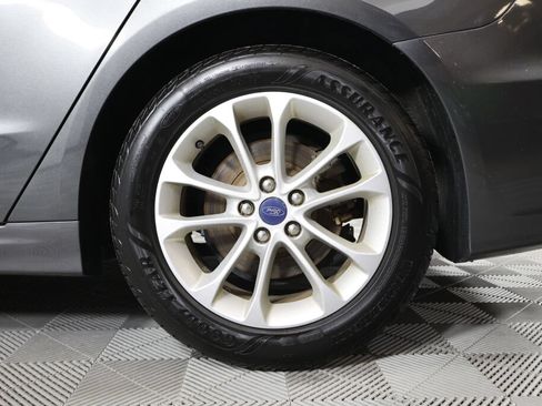 Used 2019 Ford Fusion SE FWD image 8