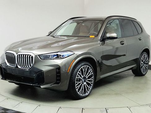 Used 2026 BMW X5 xDrive40i w/ M Sport Package AWD/4WD image 3