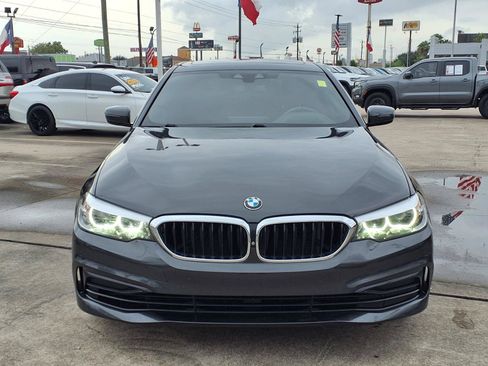 Used 2019 BMW 540i w/ Premium Package RWD image 2