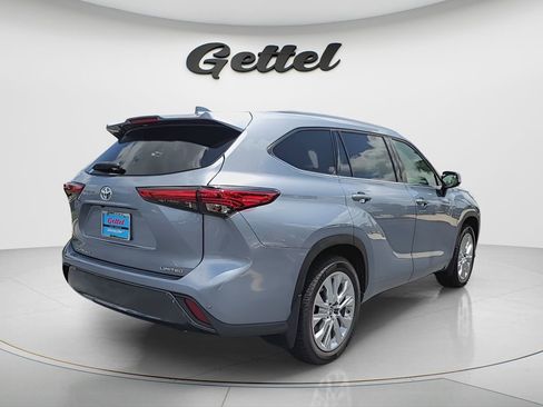 Used 2023 Toyota Highlander Limited image 5
