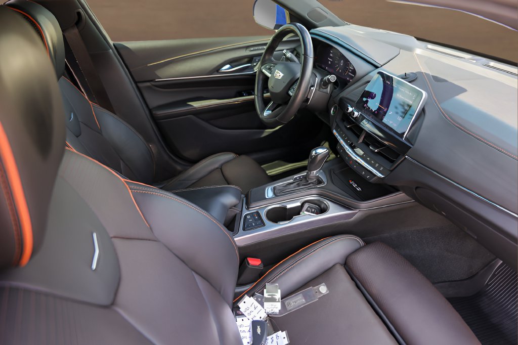 Used 2023 Cadillac CT4 Sport w/ Technology Package RWD image 29