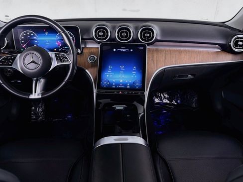 Used 2022 Mercedes-Benz C 300 Sedan image 5