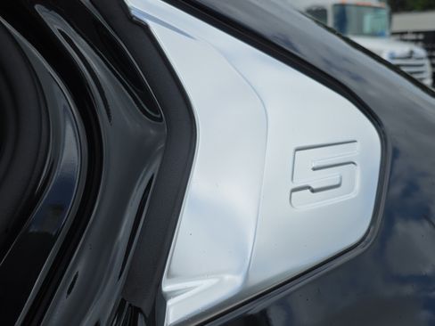 Used 2025 BMW 530i w/ Premium Package image 13