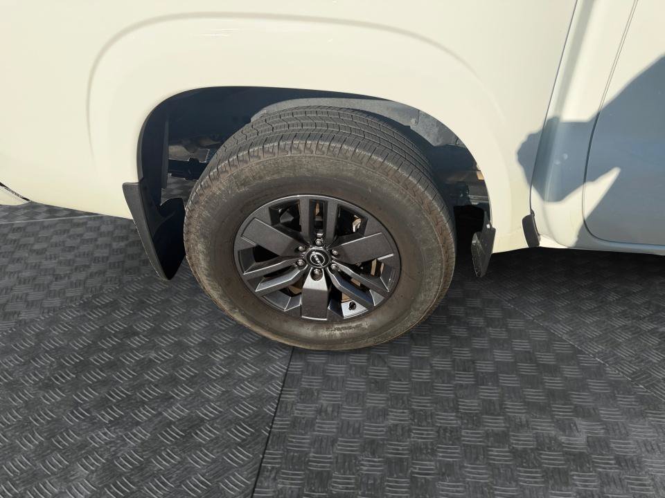 Used 2025 Nissan Frontier SV w/ SV Convenience Package RWD image 23
