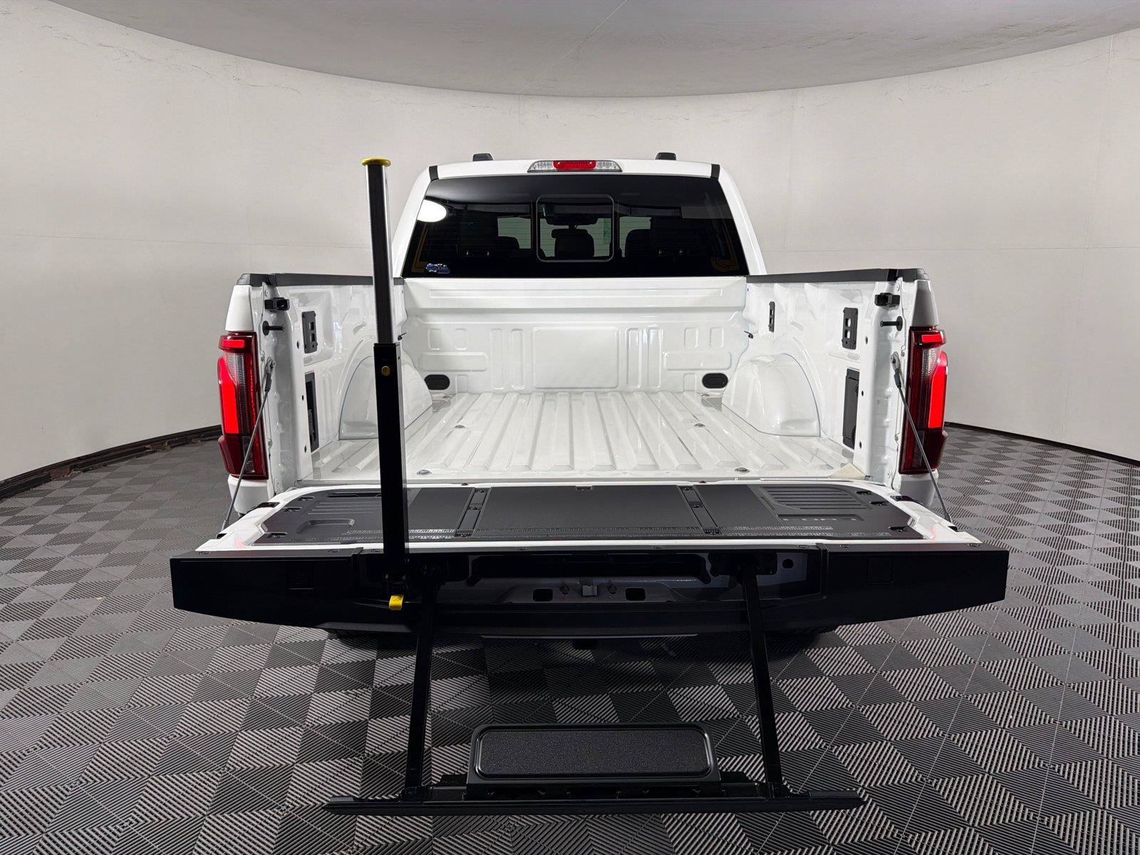 New 2026 Ford F150 King Ranch w/ Equipment Group 601A High AWD/4WD image 18