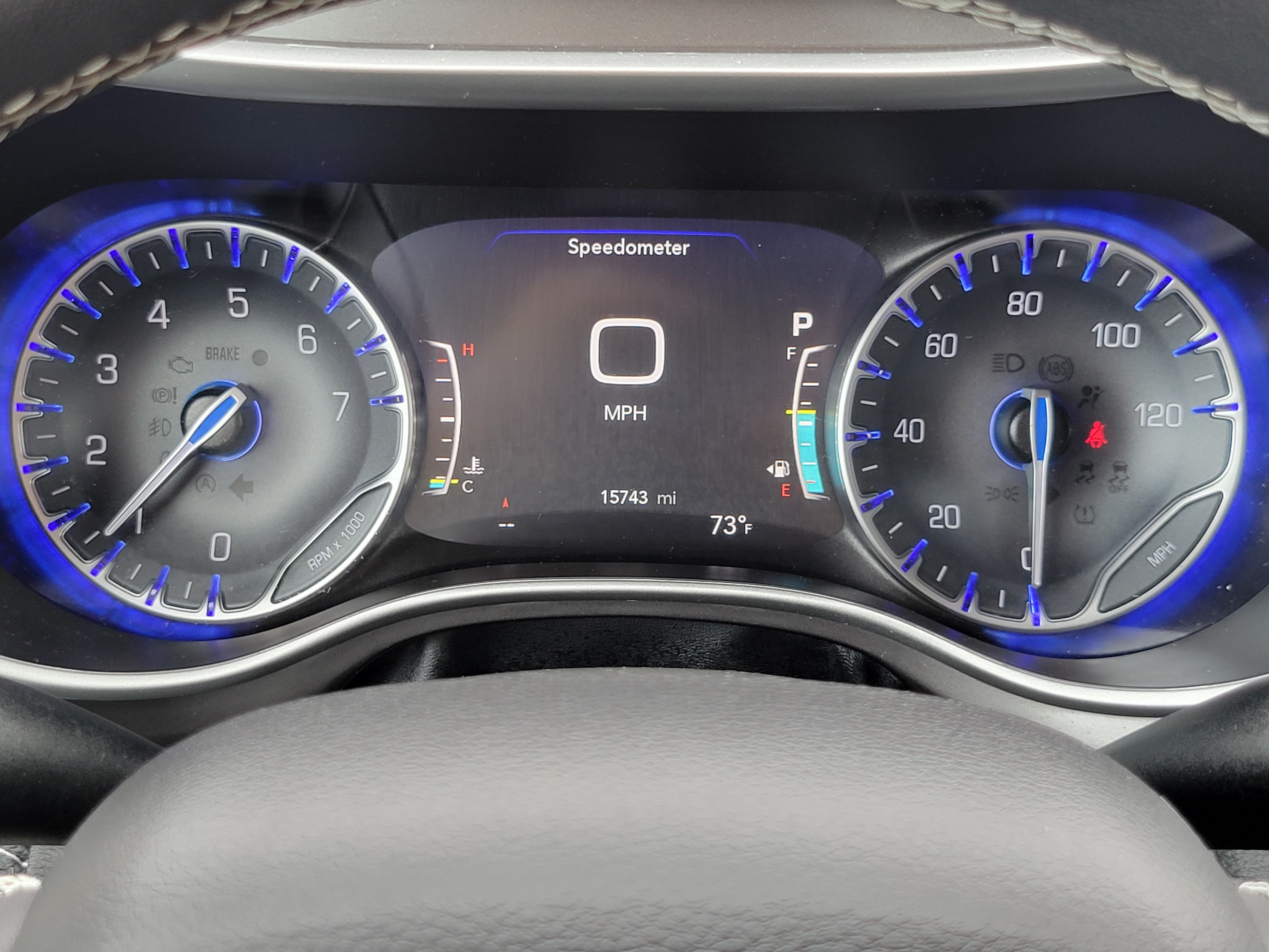 Used 2024 Chrysler Pacifica Touring-L FWD image 11