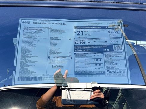 New 2025 Jeep Grand Cherokee L Altitude image 12