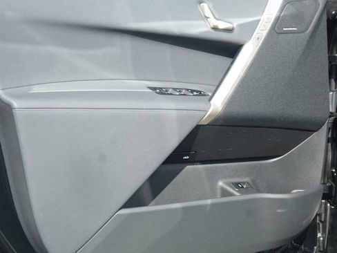 New 2026 BMW iX xDrive60 image 19