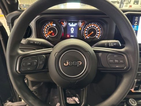 New 2025 Jeep Gladiator Sport image 15