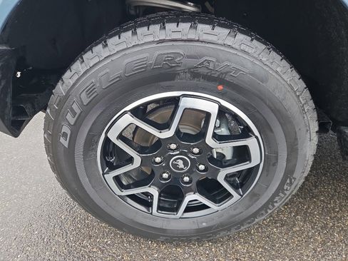 Certified 2025 Ford Bronco Outer Banks image 6