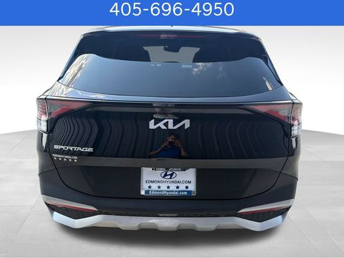 Used 2023 Kia Sportage EX FWD image 4
