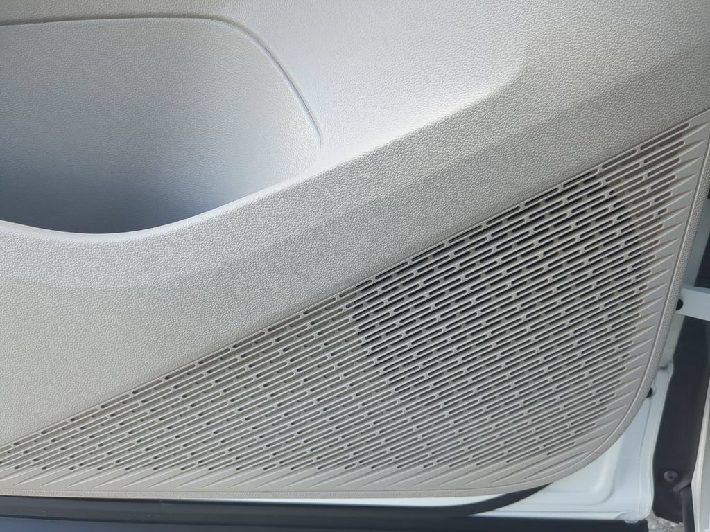 Certified 2024 Volkswagen Atlas SE FWD image 19