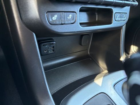 Used 2020 Chevrolet Colorado ZR2 image 45