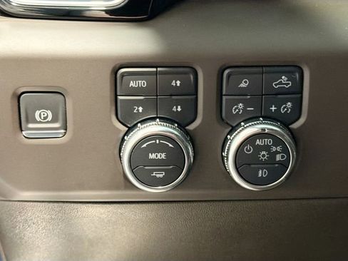 Used 2024 GMC Sierra 1500 Denali w/ Denali Reserve Package AWD/4WD image 9