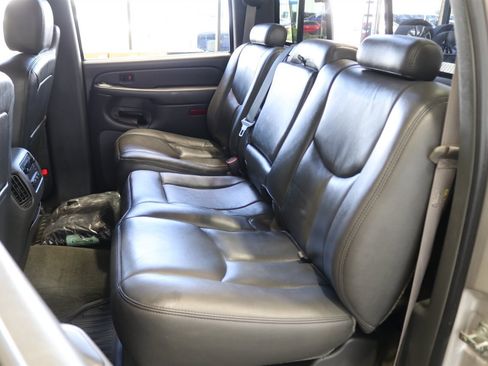 Used 2006 Chevrolet Silverado 3500 LT w/ Heavy-Duty Power Package AWD/4WD image 92