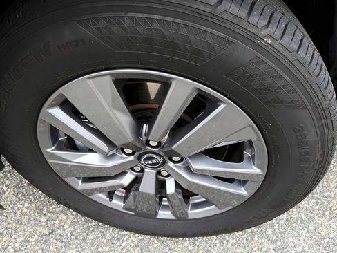Used 2025 Nissan Pathfinder SV AWD/4WD image 39