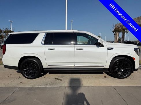 Used 2022 GMC Yukon XL Denali w/ Denali Ultimate Package AWD/4WD image 20