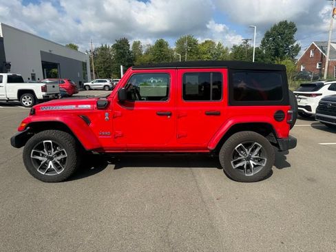 Used 2024 Jeep Wrangler Unlimited w/ Convenience Group AWD/4WD image 14