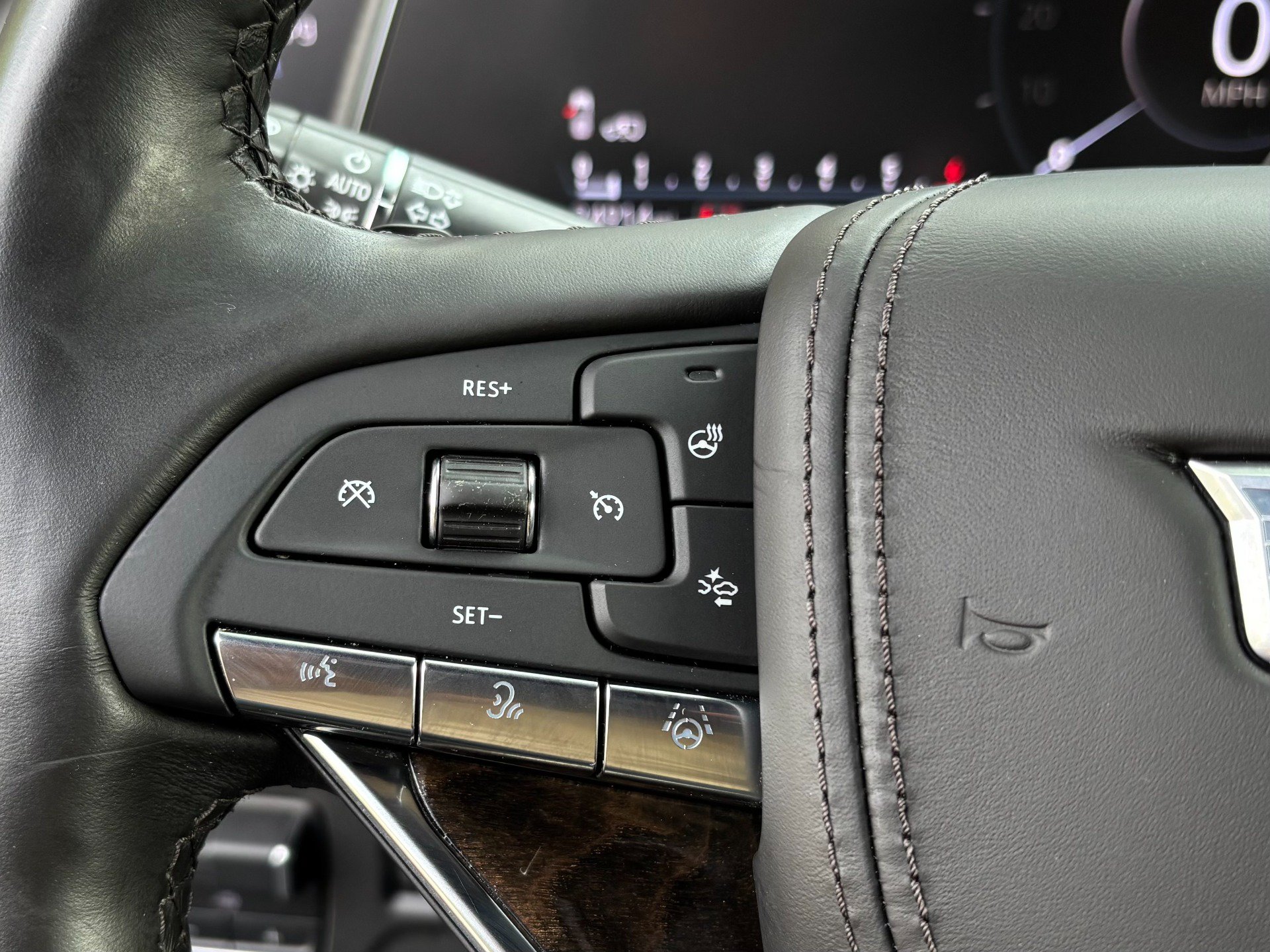 Used 2024 Cadillac Escalade Premium Luxury Platinum AWD/4WD image 53