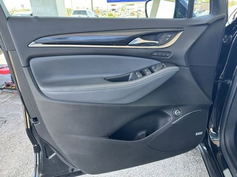 Used 2022 Buick Enclave Premium image 19