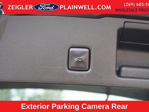 Used 2022 Ford Escape SEL w/ Equipment Group 302A image 11