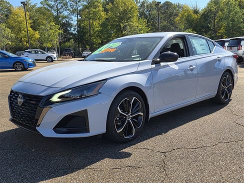 New 2025 Nissan Altima 2.5 SR w/ SR Premium Package image 6