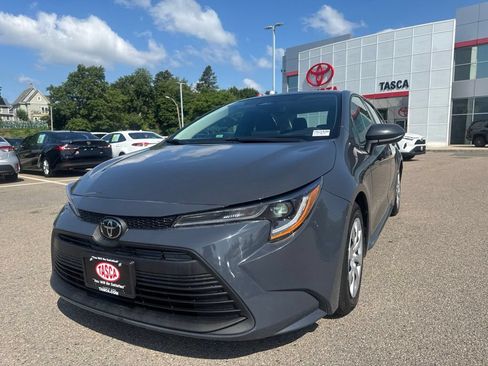 Used 2024 Toyota Corolla LE FWD image 2