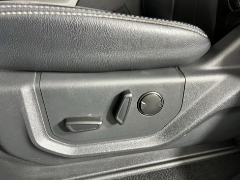 Used 2022 Ford F250 Lariat w/ Chrome Package image 25