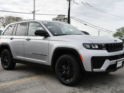 New 2026 Jeep Grand Cherokee Altitude