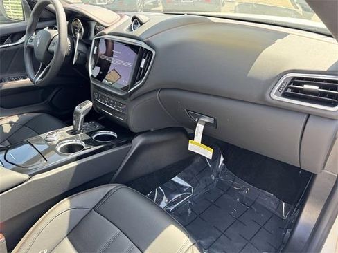 New 2024 Maserati Ghibli Modena image 7