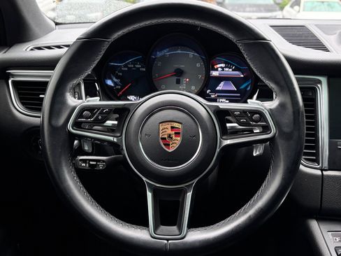 Used 2018 Porsche Macan S image 20