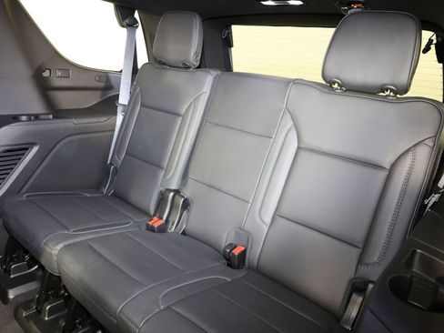 Used 2021 GMC Yukon Denali w/ Denali Premium Package AWD/4WD image 12
