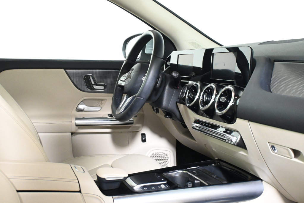 Used 2021 Mercedes-Benz GLA 250 4MATIC image 33